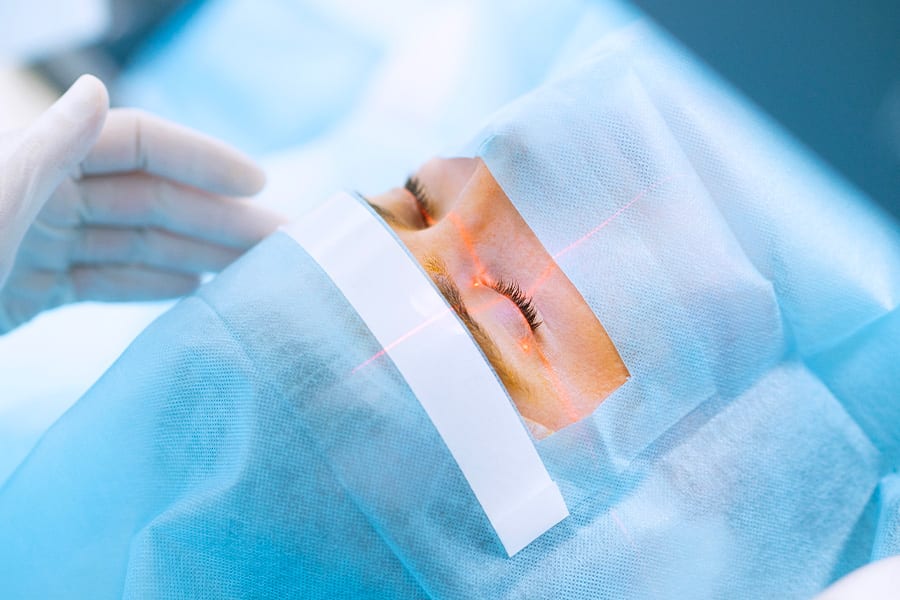 operation laser yeux risques chirurgie refractive complications chirurgien ophtalmologue specialistes chirurgie refractive oeil ophtalea vision pays basque